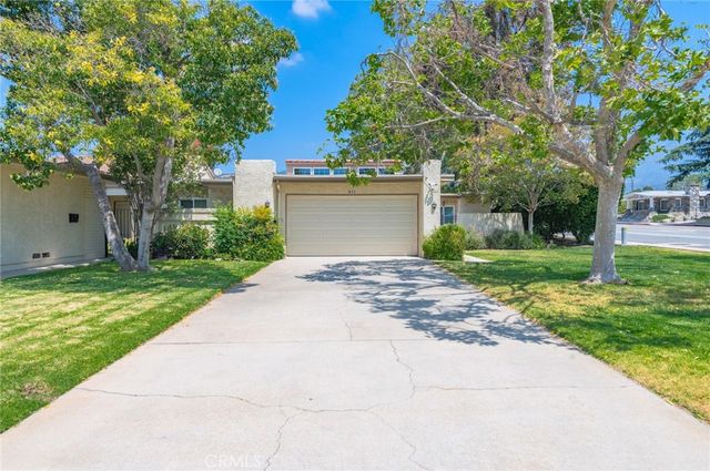 411 Champlain Dr, Claremont, CA 91711