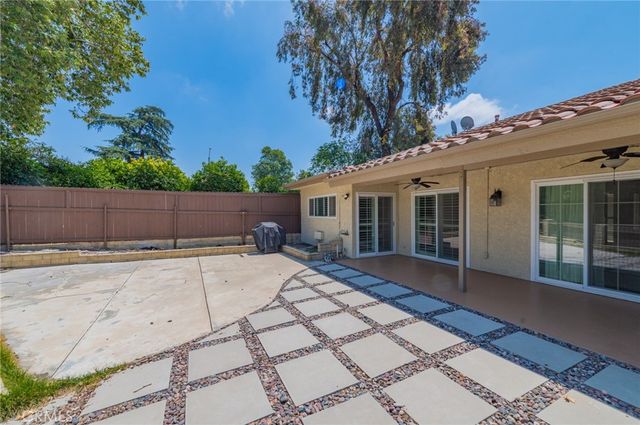411 Champlain Dr, Claremont, CA 91711