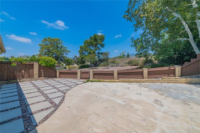 411 Champlain Dr, Claremont, CA 91711