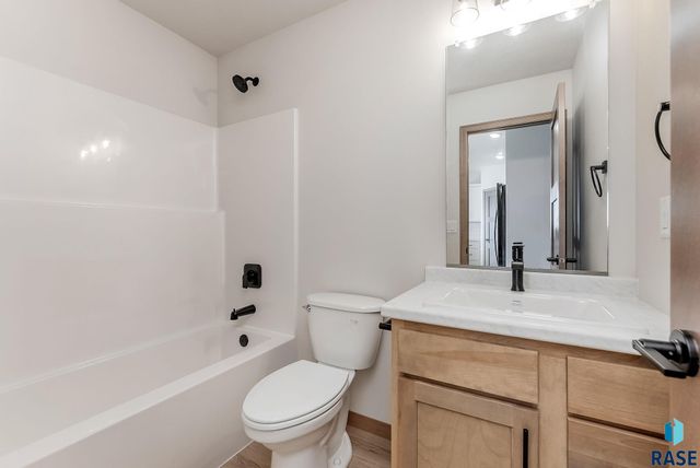 712 N Independent St Street, Lennox, SD 57039