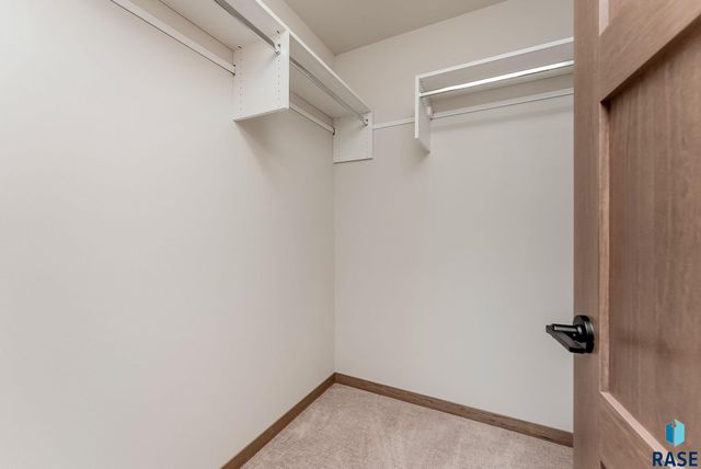 712 N Independent St Street, Lennox, SD 57039