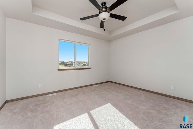 712 N Independent St Street, Lennox, SD 57039