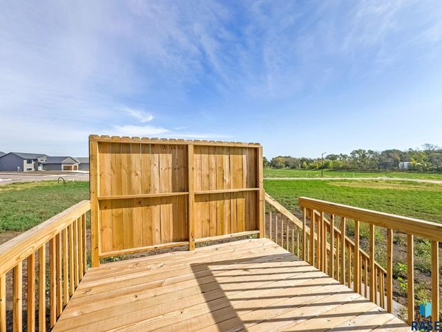 712 N Independent St Street, Lennox, SD 57039