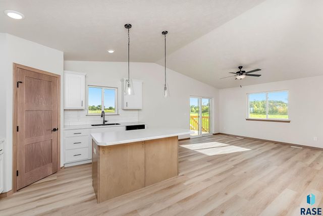 712 N Independent St Street, Lennox, SD 57039