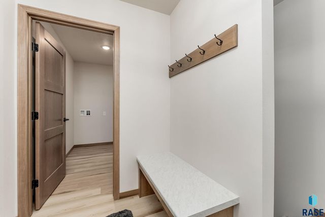 712 N Independent St Street, Lennox, SD 57039