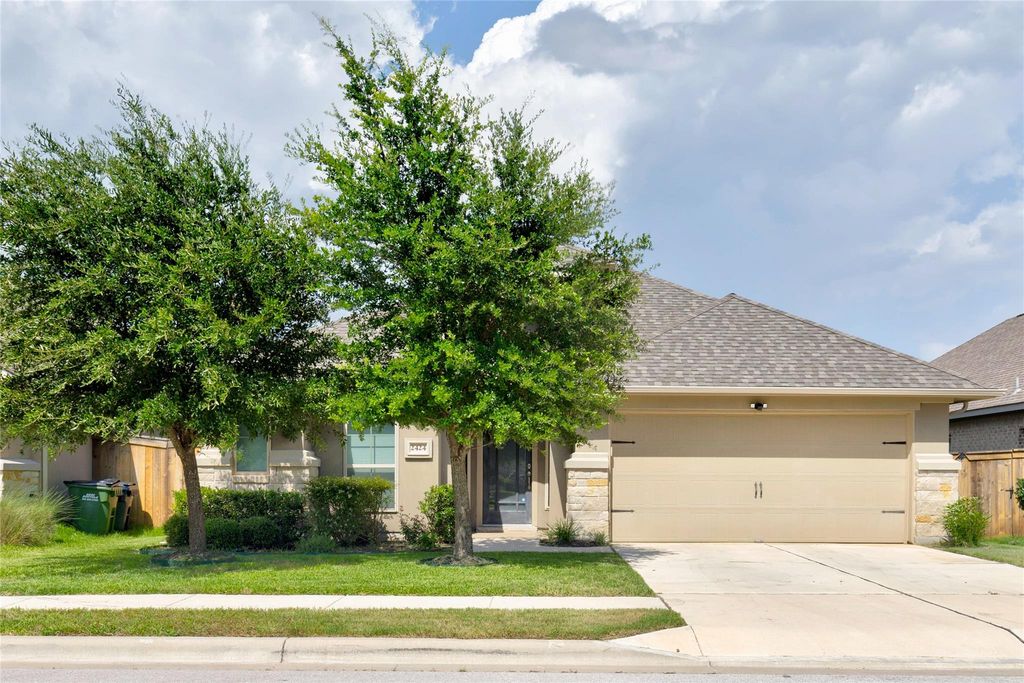 2424 BURBERRY LN, Leander, TX 78641