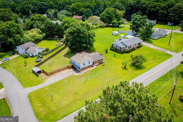 235 E Knight Drive, Carrollton, GA 30116