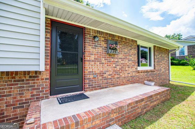 235 E Knight Drive, Carrollton, GA 30116