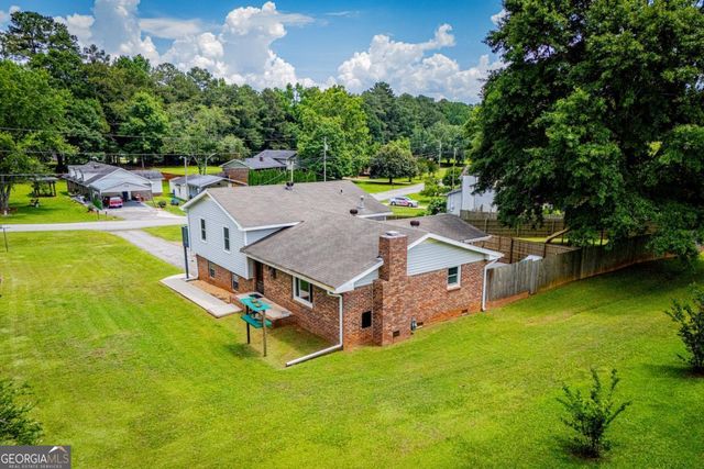 235 E Knight Drive, Carrollton, GA 30116