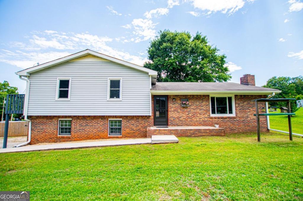 235 E Knight Drive, Carrollton, GA 30116