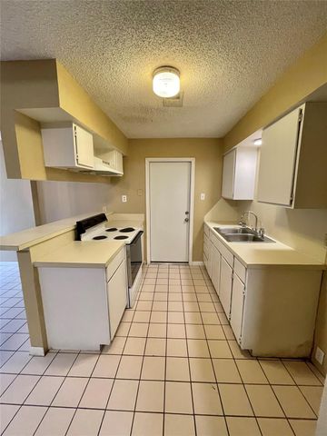 1510 N Avenue Q, Freeport, TX 77541