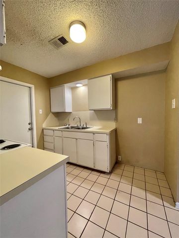 1510 N Avenue Q, Freeport, TX 77541