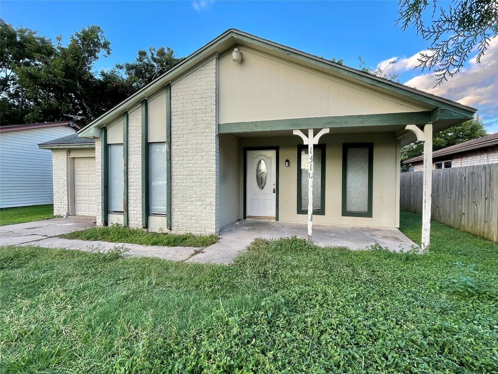 1510 N Avenue Q, Freeport, TX 77541