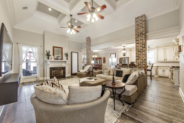 411 Sugar Highland Boulevard, Houma, LA 70360