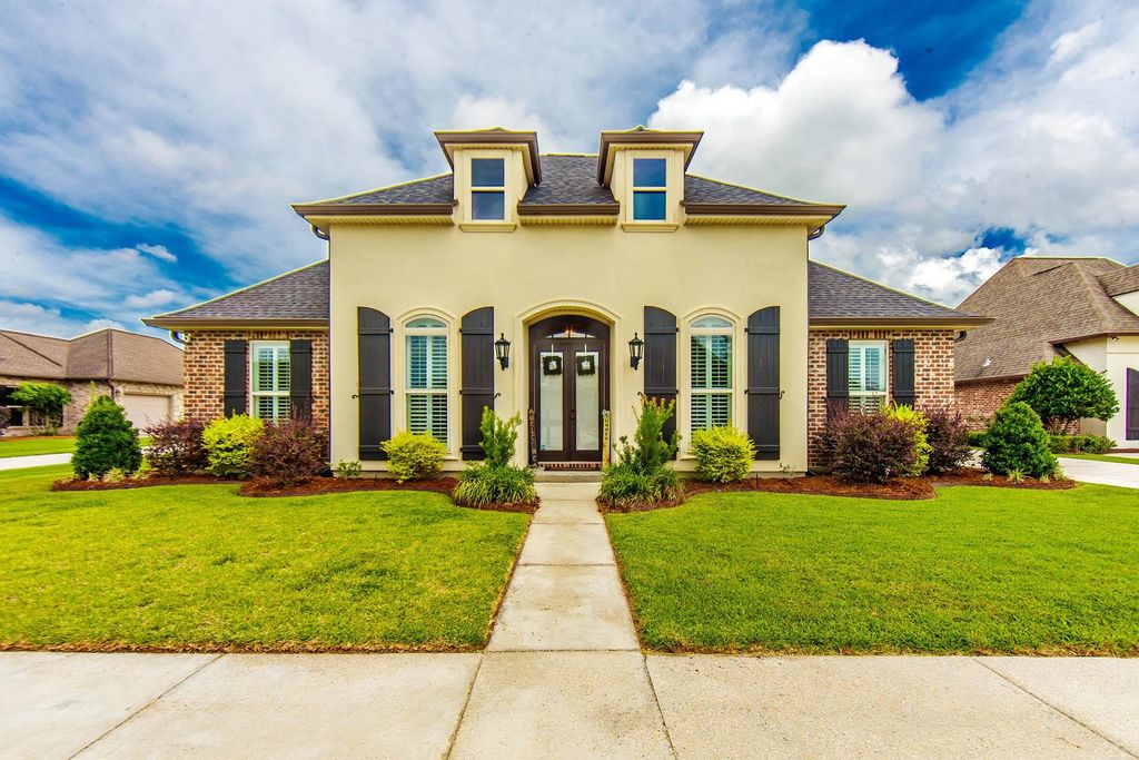 411 Sugar Highland Boulevard, Houma, LA 70360