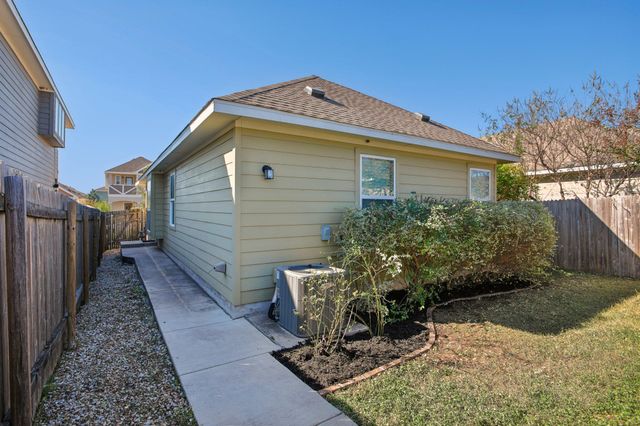 174 Friendship Oak DR, San Marcos, TX 78666