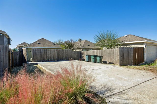174 Friendship Oak DR, San Marcos, TX 78666