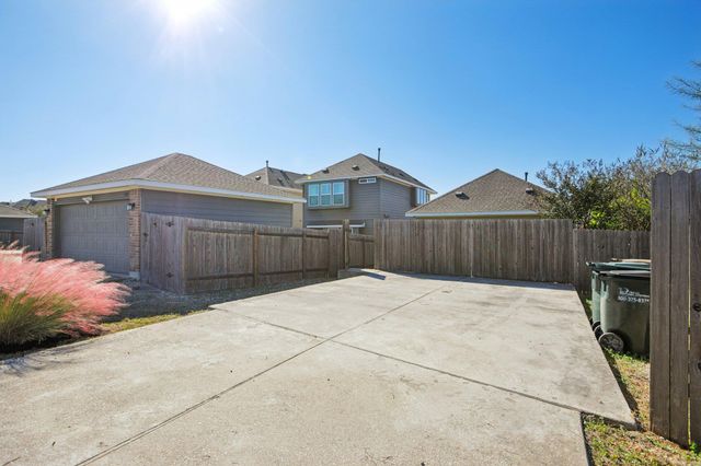 174 Friendship Oak DR, San Marcos, TX 78666