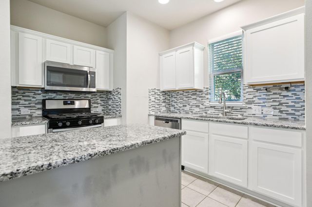 174 Friendship Oak DR, San Marcos, TX 78666