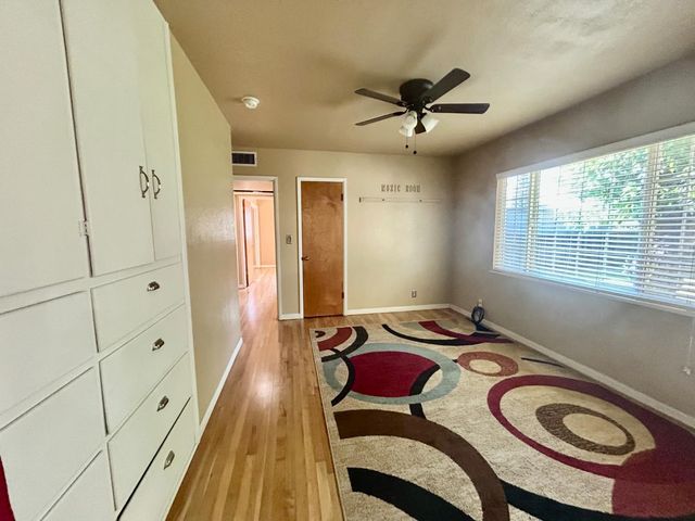1410 Winter Street, Kingsburg, CA 93631