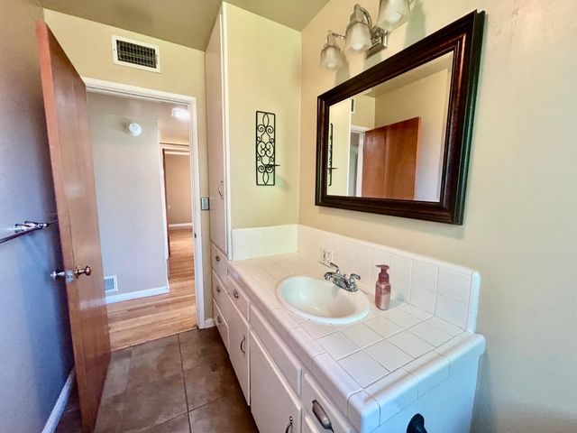 1410 Winter Street, Kingsburg, CA 93631