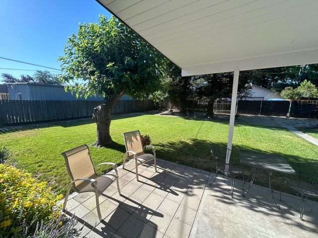 1410 Winter Street, Kingsburg, CA 93631