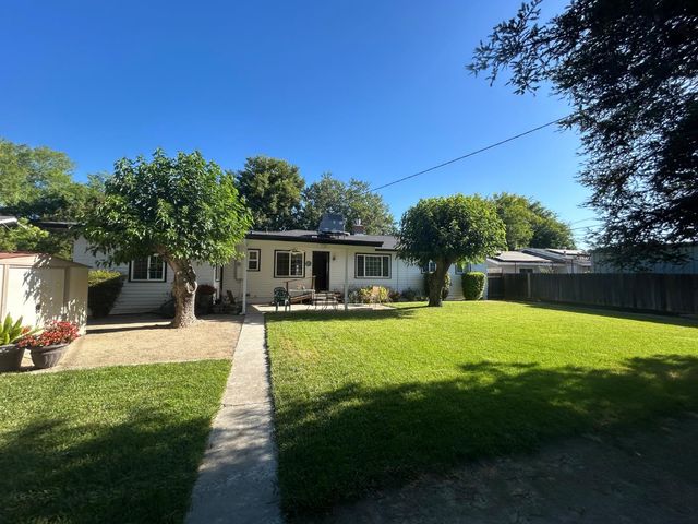 1410 Winter Street, Kingsburg, CA 93631