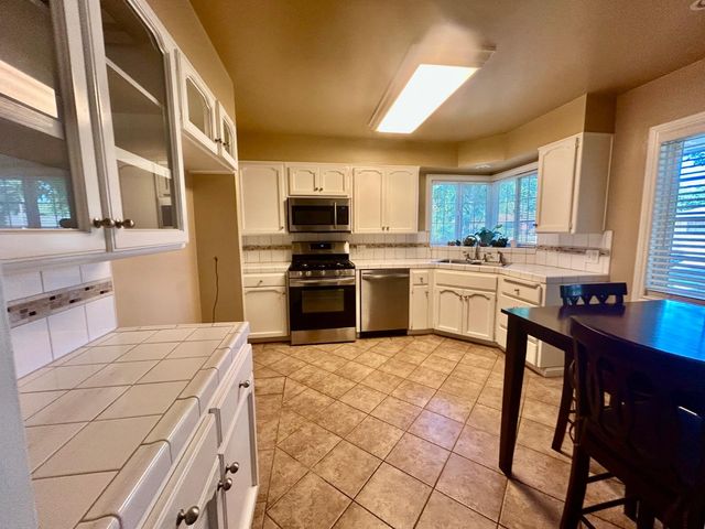 1410 Winter Street, Kingsburg, CA 93631