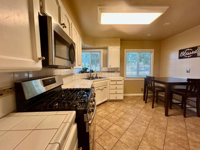 1410 Winter Street, Kingsburg, CA 93631
