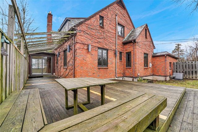 30 Bentham Parkway, Amherst, NY 14226