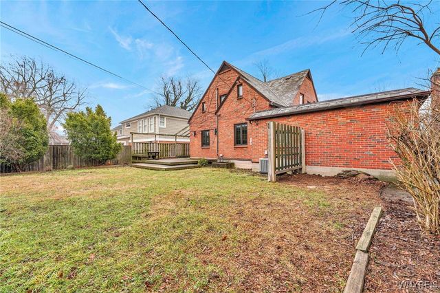 30 Bentham Parkway, Amherst, NY 14226