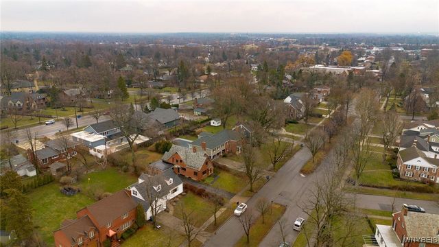 30 Bentham Parkway, Amherst, NY 14226