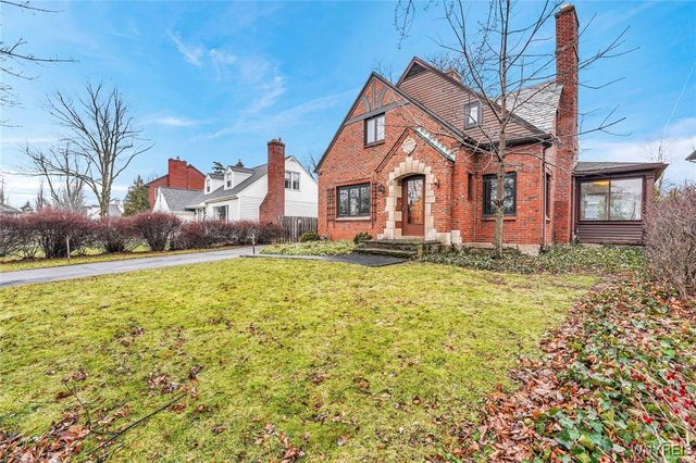 30 Bentham Parkway, Amherst, NY 14226