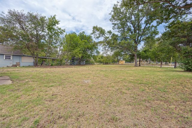 1801 W Bond Street, Denison, TX 75020
