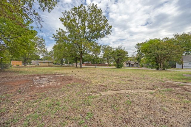 1801 W Bond Street, Denison, TX 75020