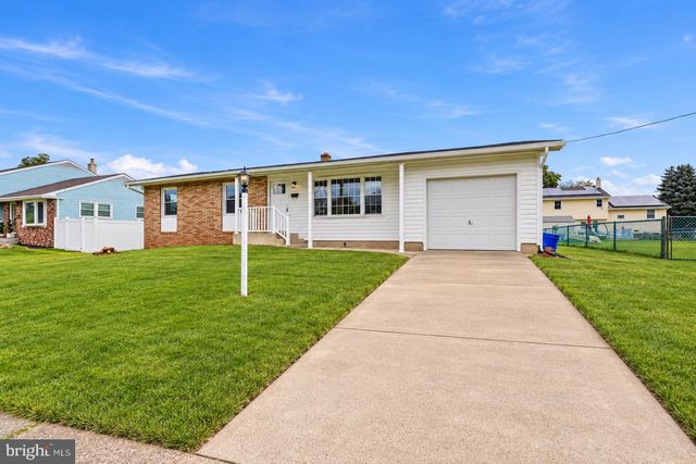 908 OLD ORCHARD LN, Bristol, PA 19007