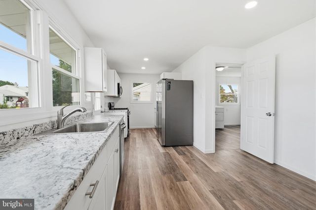 908 OLD ORCHARD LN, Bristol, PA 19007