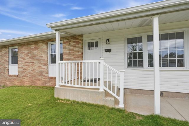 908 OLD ORCHARD LN, Bristol, PA 19007