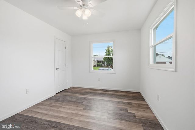 908 OLD ORCHARD LN, Bristol, PA 19007