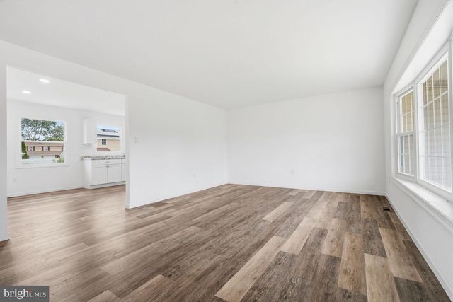 908 OLD ORCHARD LN, Bristol, PA 19007