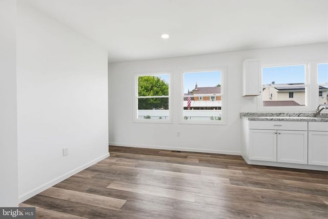 908 OLD ORCHARD LN, Bristol, PA 19007