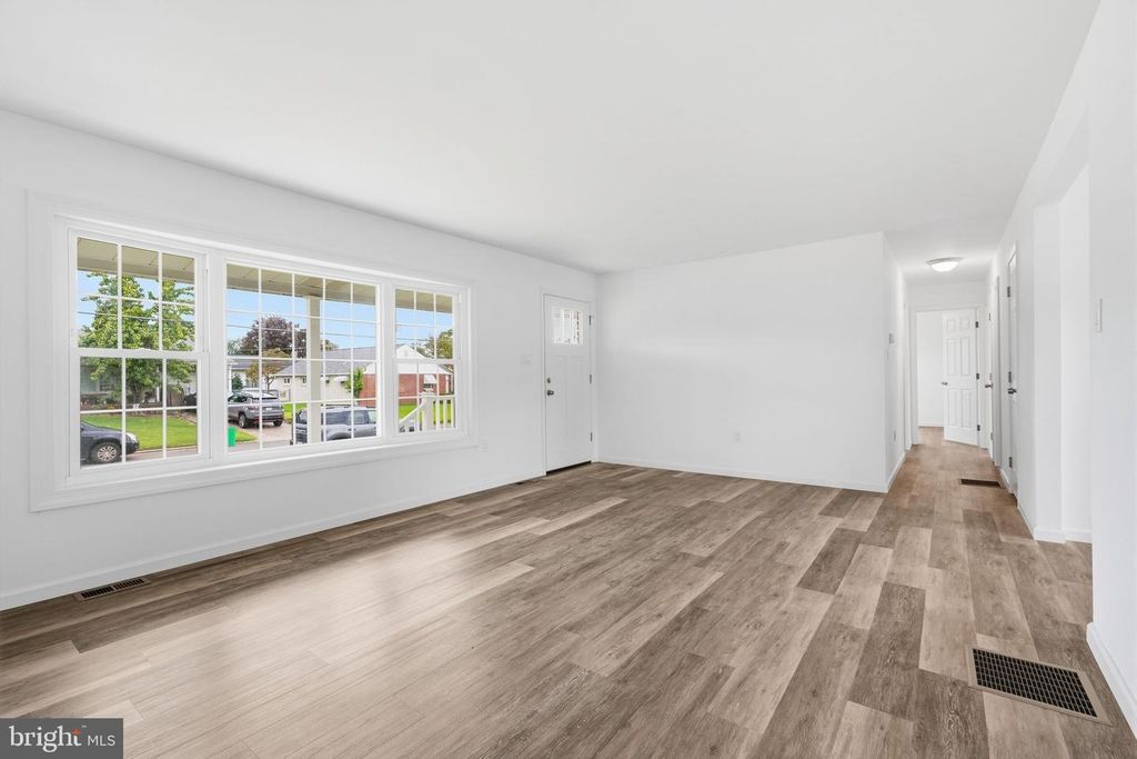 908 OLD ORCHARD LN, BRISTOL, PA 19007 — photo 5