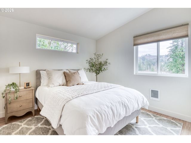 810 Se BEAVER St, Toledo, OR 97391