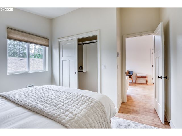 810 Se BEAVER St, Toledo, OR 97391