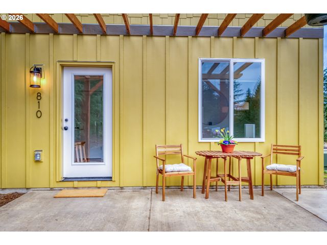 810 Se BEAVER St, Toledo, OR 97391