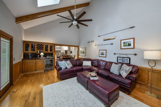 1580 Turnberry Court, Geneva, IL 60134