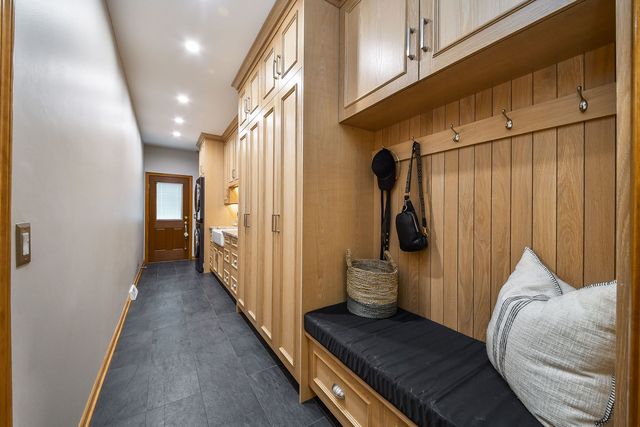 1580 Turnberry Court, Geneva, IL 60134