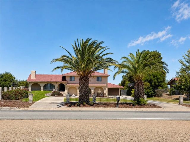 16810 Danbury, Hesperia, CA 92345