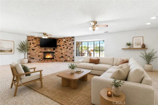 16810 Danbury, Hesperia, CA 92345