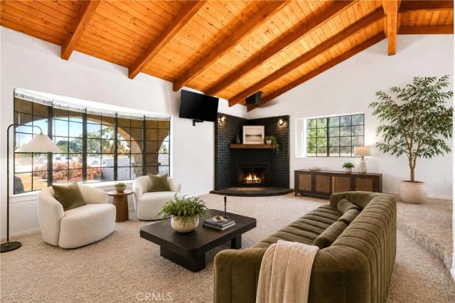 16810 Danbury, Hesperia, CA 92345